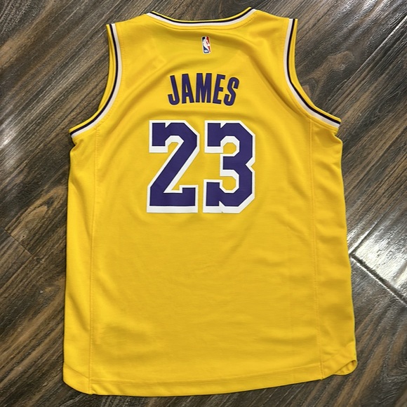 Kids Lakers Lebron James Jersey - Picture 2 of 5